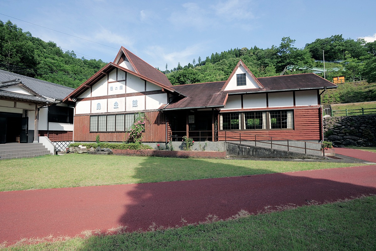 直川憩の森公園 昆虫館