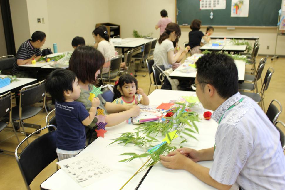 第5回ふれあい歴史体験「七夕飾り作り」