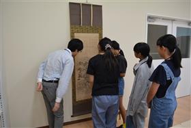 歴史資料館収蔵資料の見学