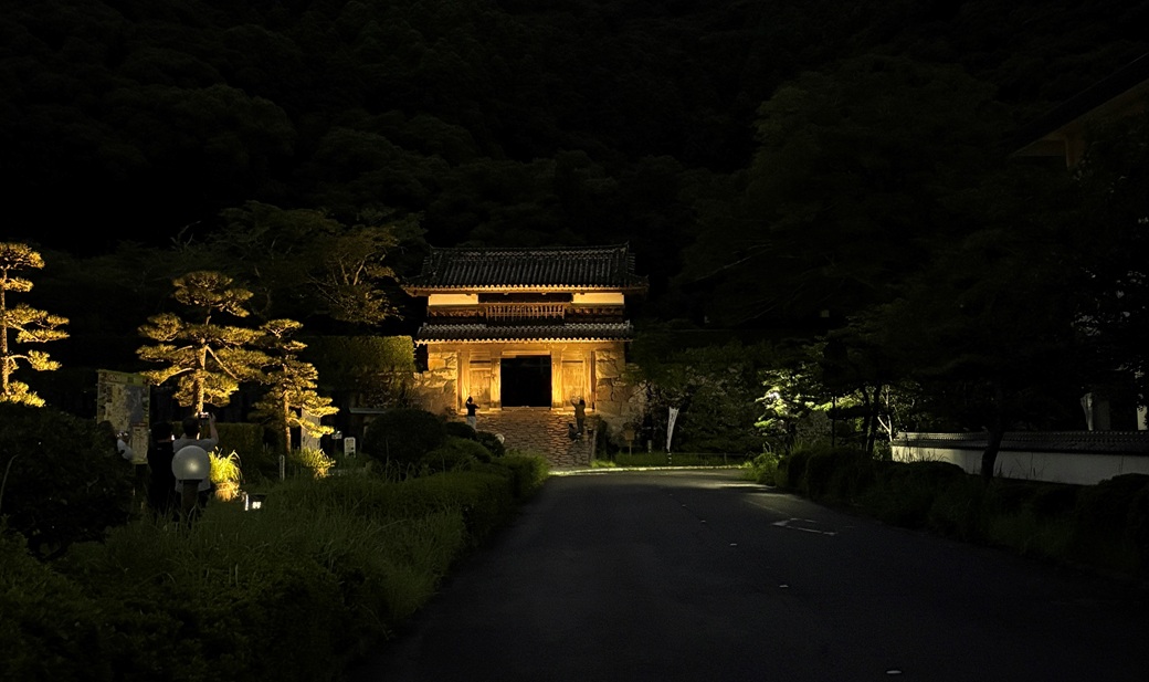 佐伯城 三の丸櫓門 ライトアップ社会実験