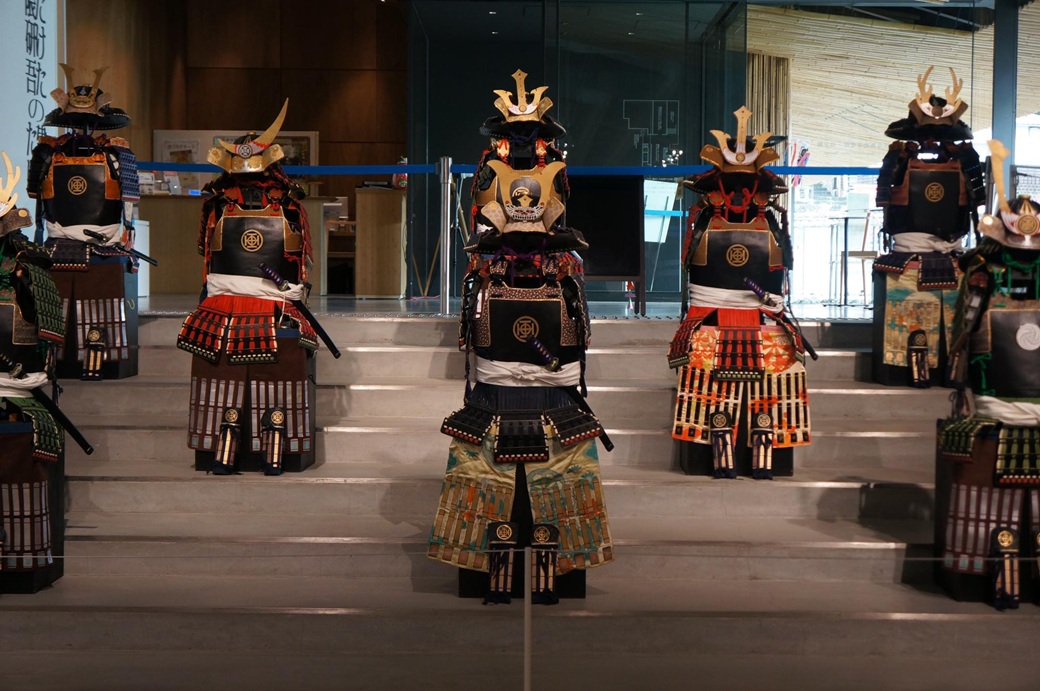 由学館ワークショップ「鎧兜(よろいかぶと)着付け体験」【参加無料・申込不要】