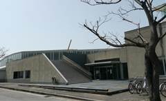 中津市立小幡記念図書館